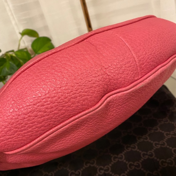 Authentic Gucci crescent hobo shoulder bag in pink - Picture 9 of 11